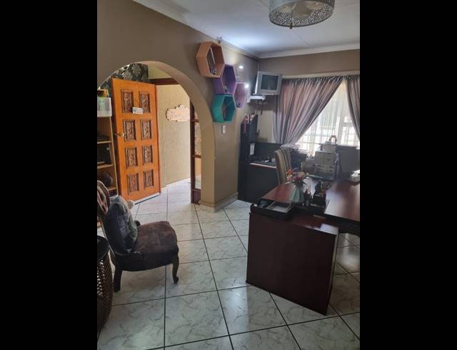 4 BEDROOM HOUSE FOR SALE IN VANDERBIJLPARK SW 5